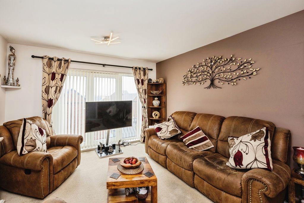 Property photo 2 of 18 Photo