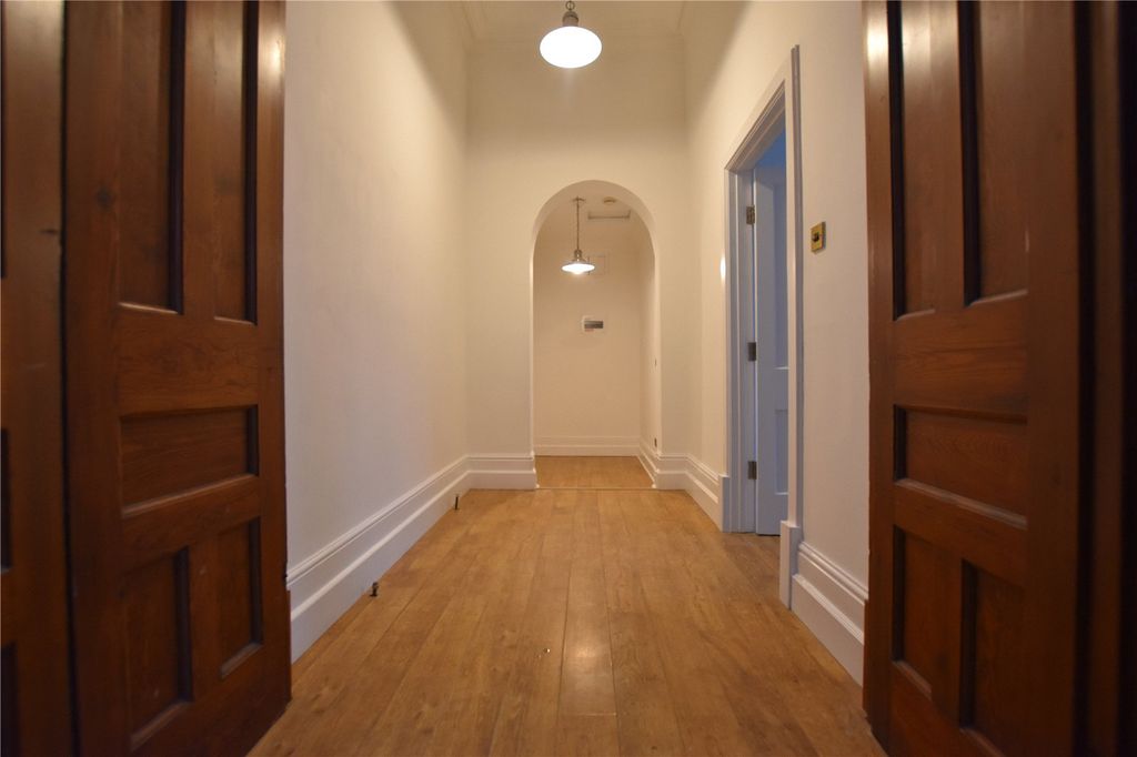 Property photo 2 of 19 Picture No. 14