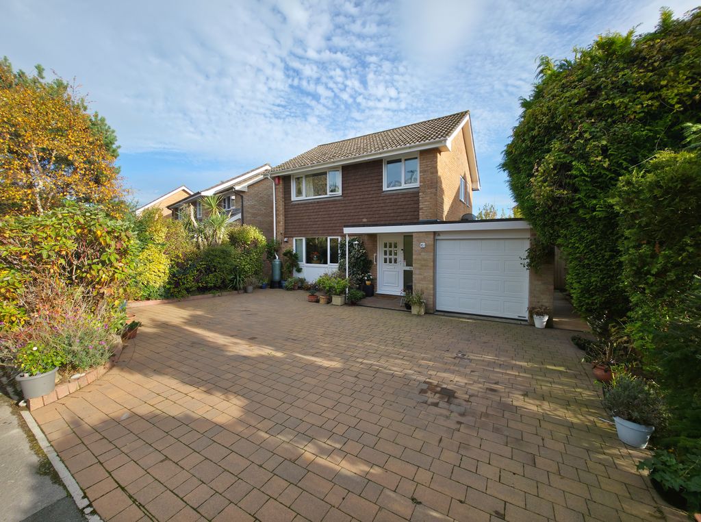 Property photo 1 of 30 3 Bed Detached House For Sale