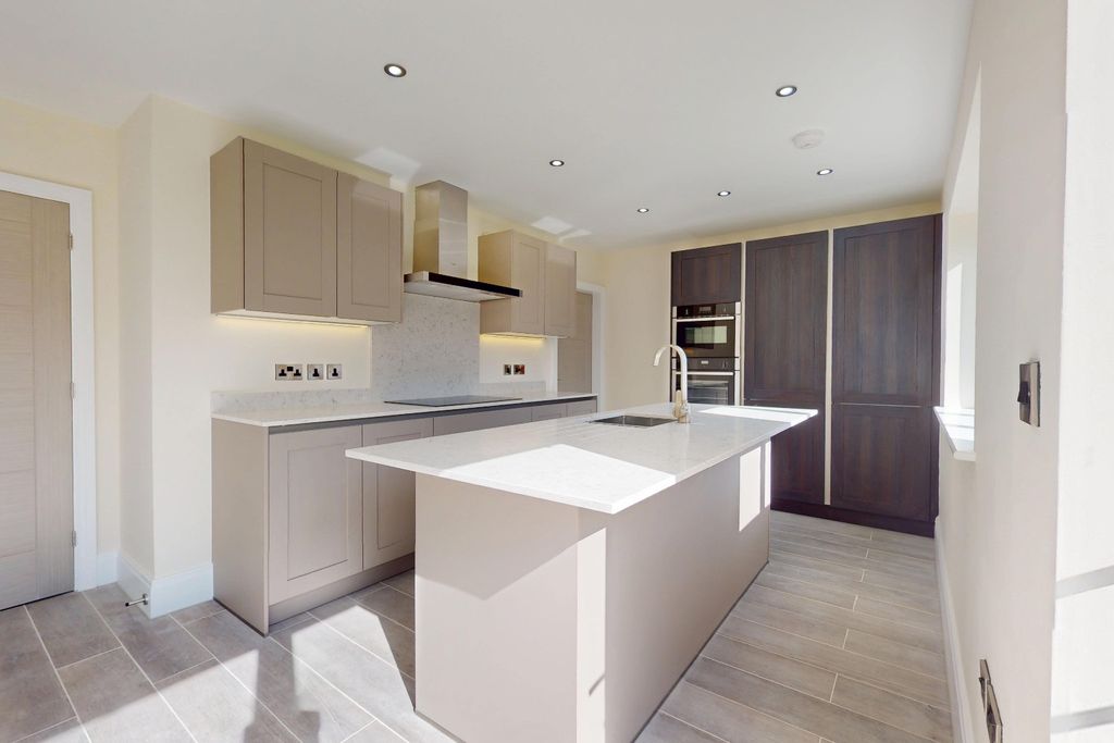 Property photo 3 of 32 5099615