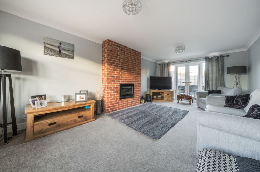 Property photo 3 of 22 1218762 (3)