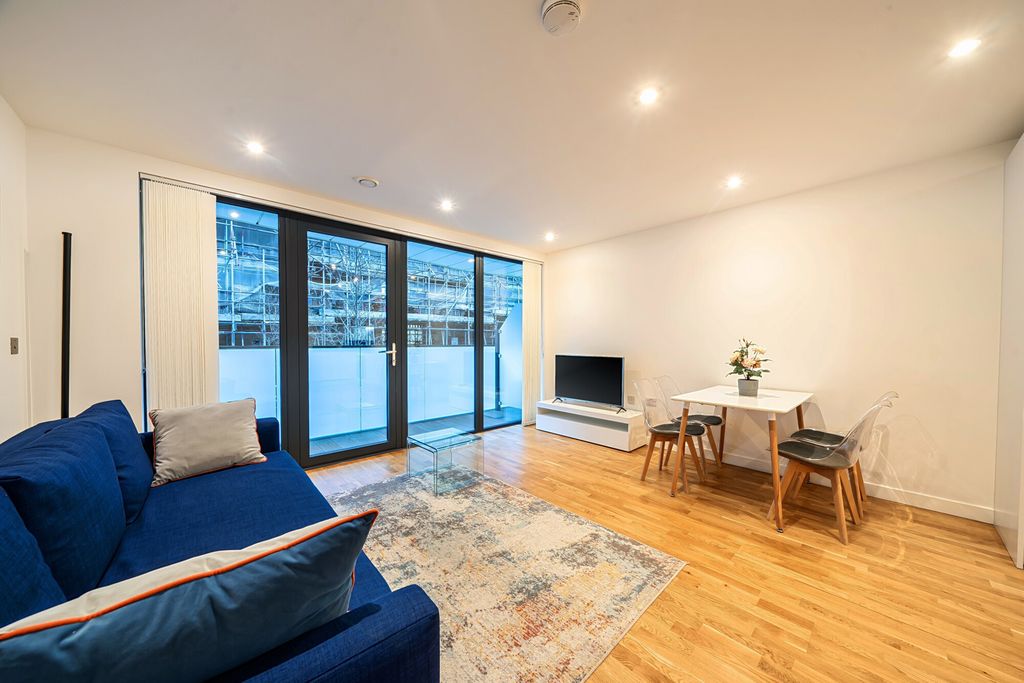 Property photo 3 of 15 1414599-9-6993325...