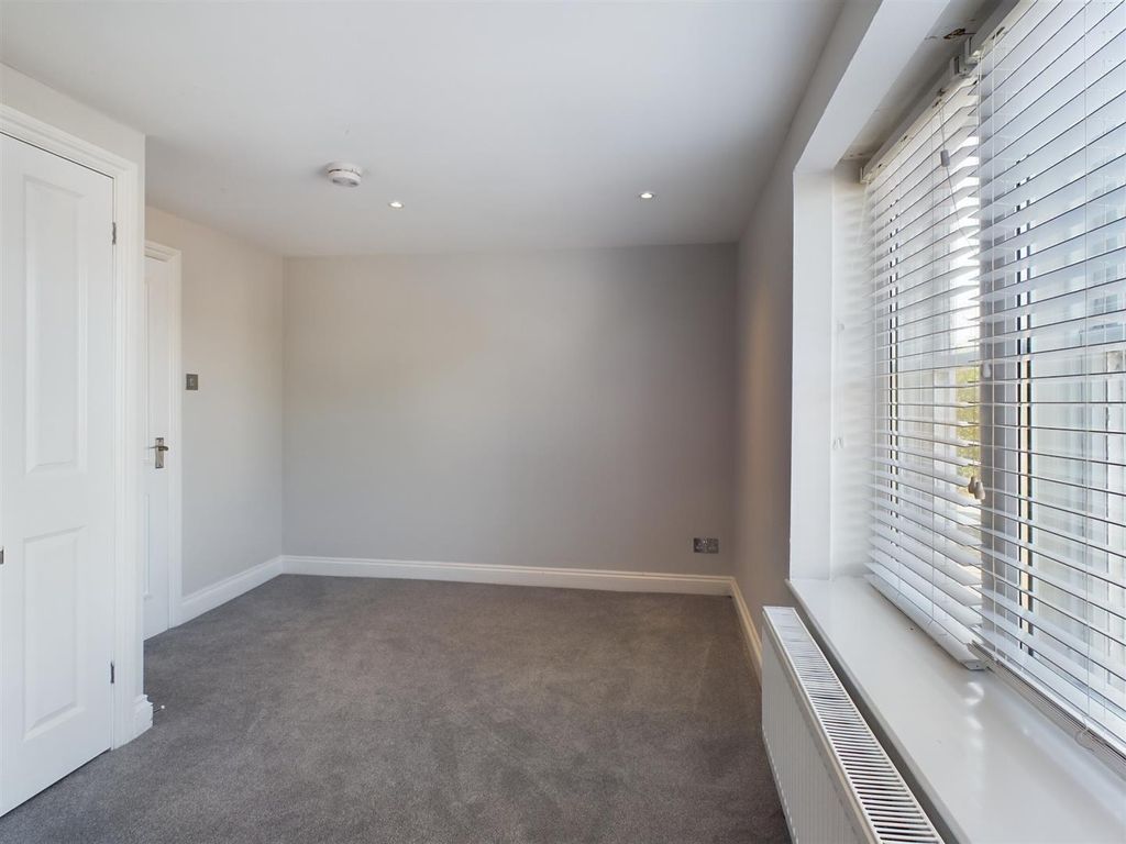 Property photo 3 of 8 Cam02534G0-Pr0108-Still005.Jpg