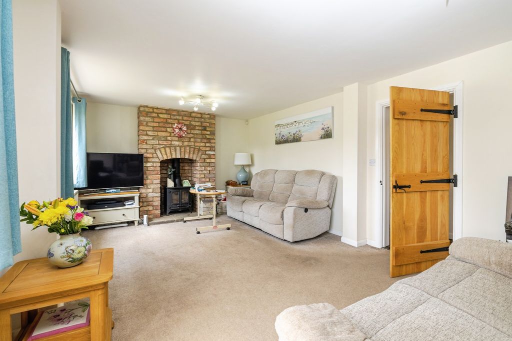 Property photo 3 of 23
