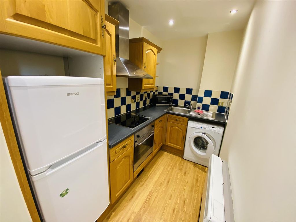 Property photo 2 of 8