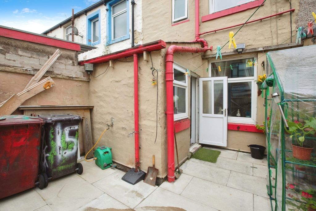 Property photo 3 of 17 Photo