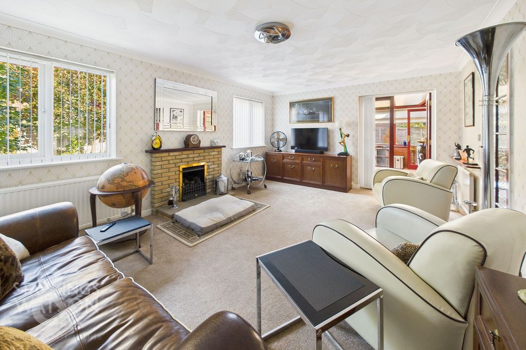 Property photo 1 of 21