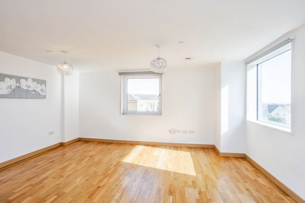 Property photo 3 of 17 Open Plan