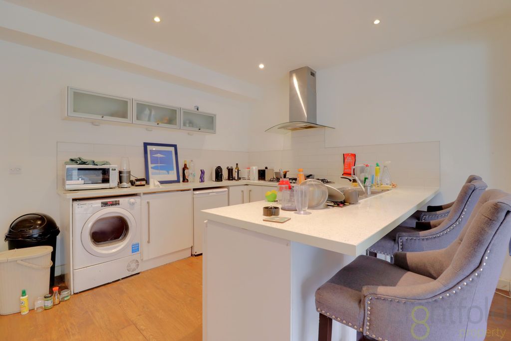 Property photo 3 of 17 Kitchen/Living Room