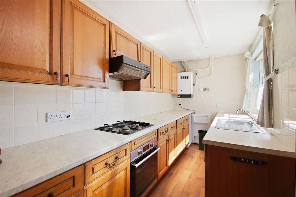 Property photo 3 of 14 Kitchen