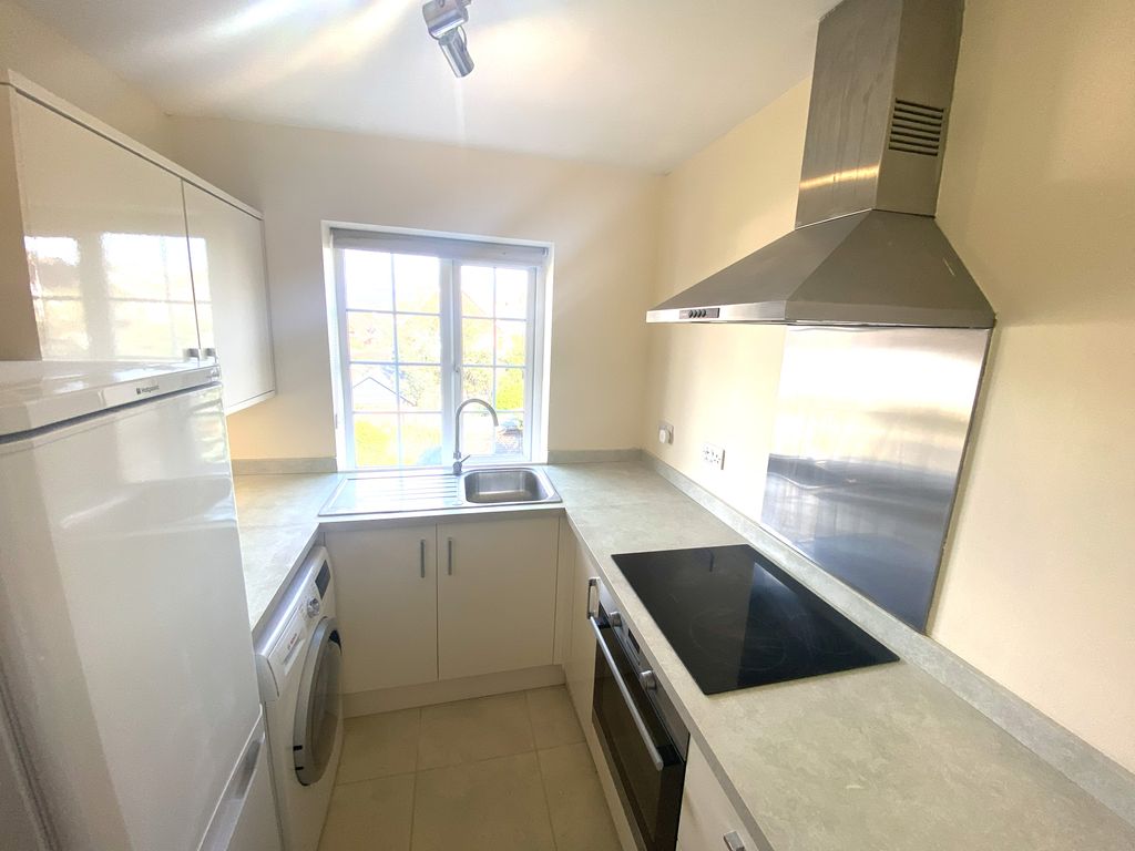 Property photo 2 of 9 Kitchen