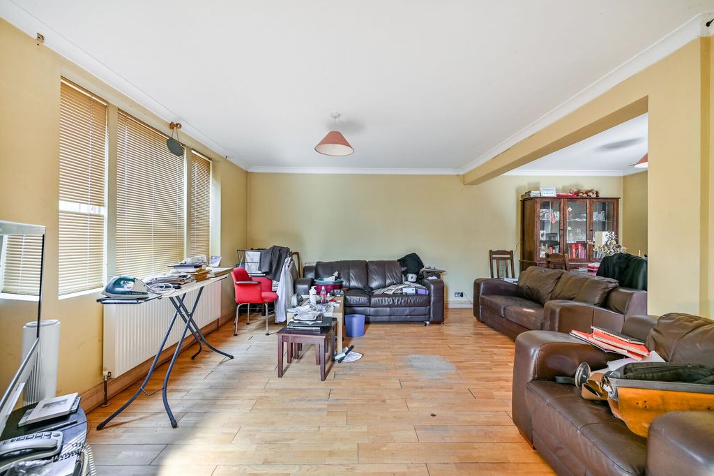 Property photo 2 of 12