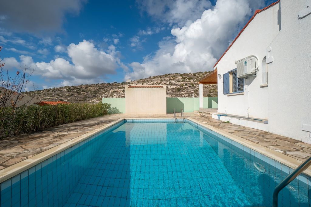 Property photo 1 of 27