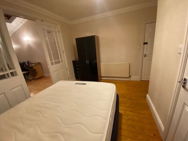 Property photo 2 of 5 Room