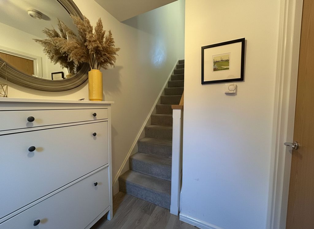 Property photo 2 of 28