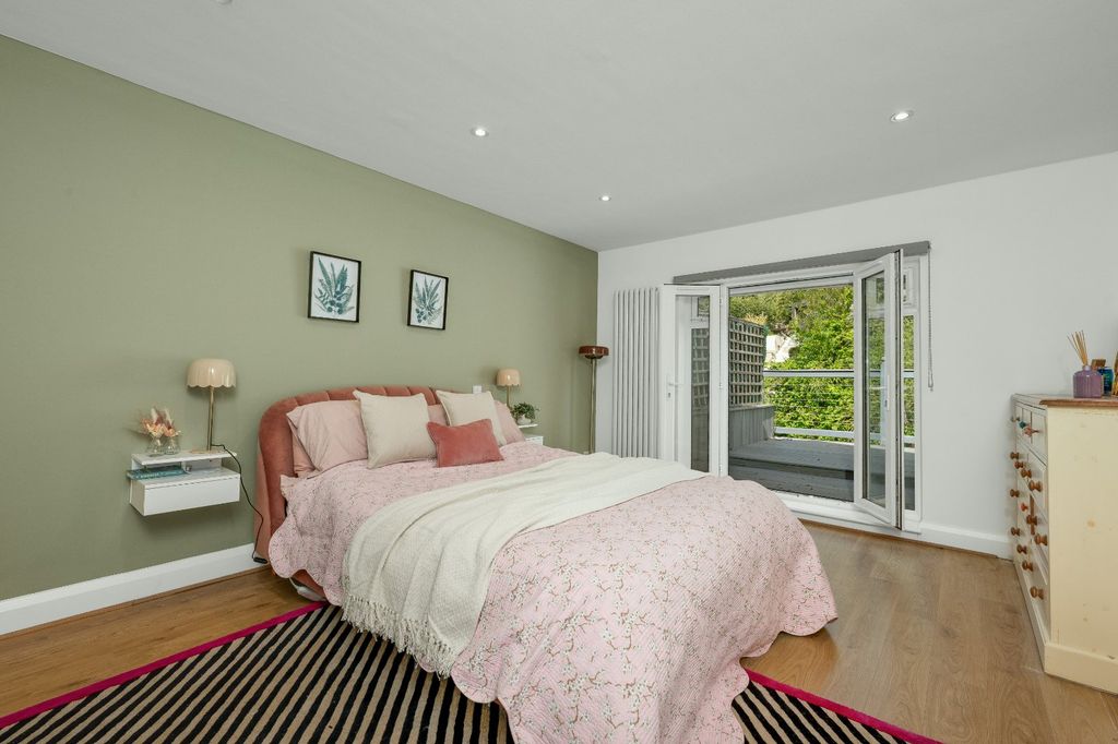 Additional image 21 of 5 bed detached house for saleDrakes Close, Esher, Surrey KT10