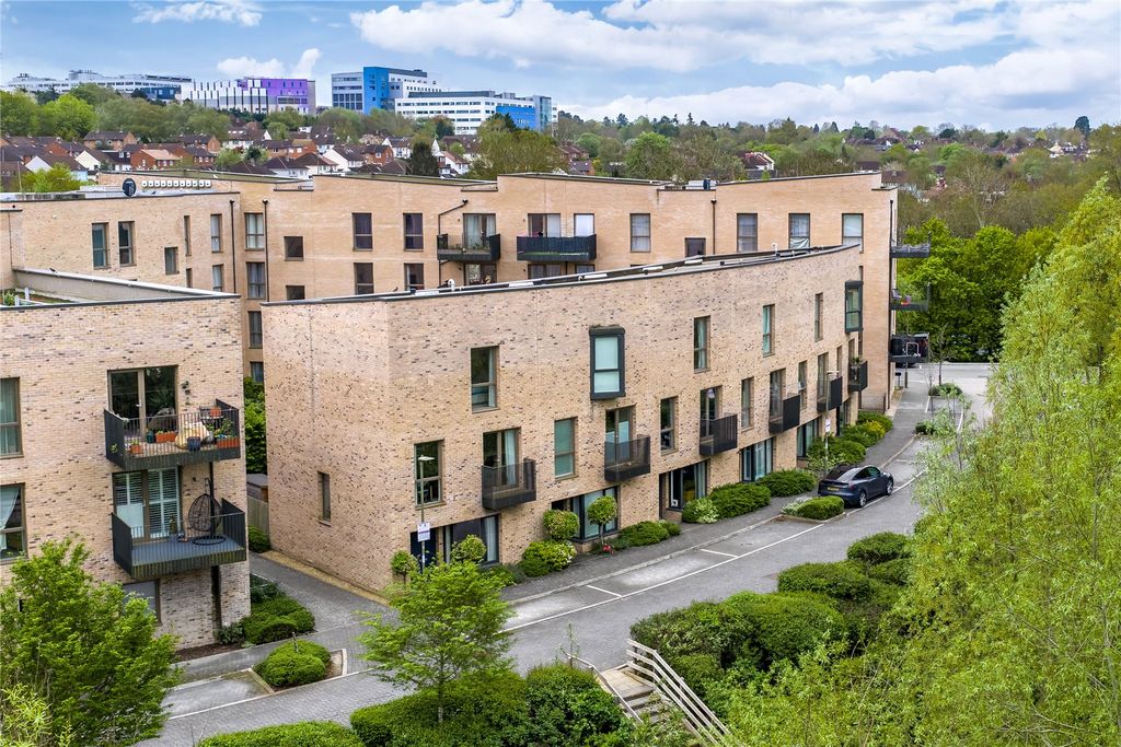 Property photo 1 of 18 Picture No. 04