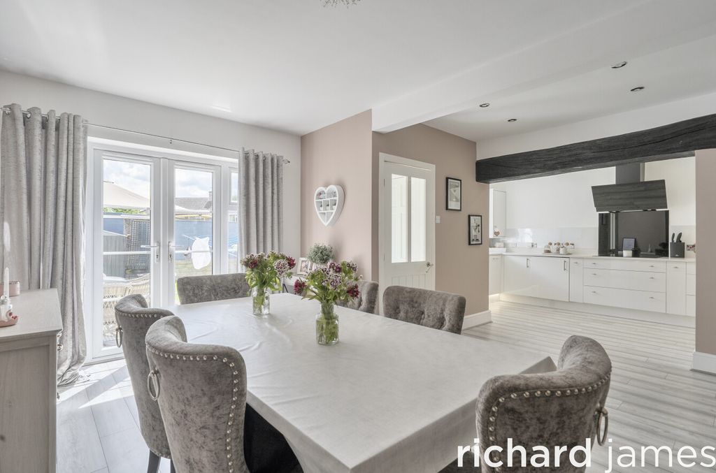 Property photo 2 of 20 F959cd24199c467d87A80F325Fdcd12d