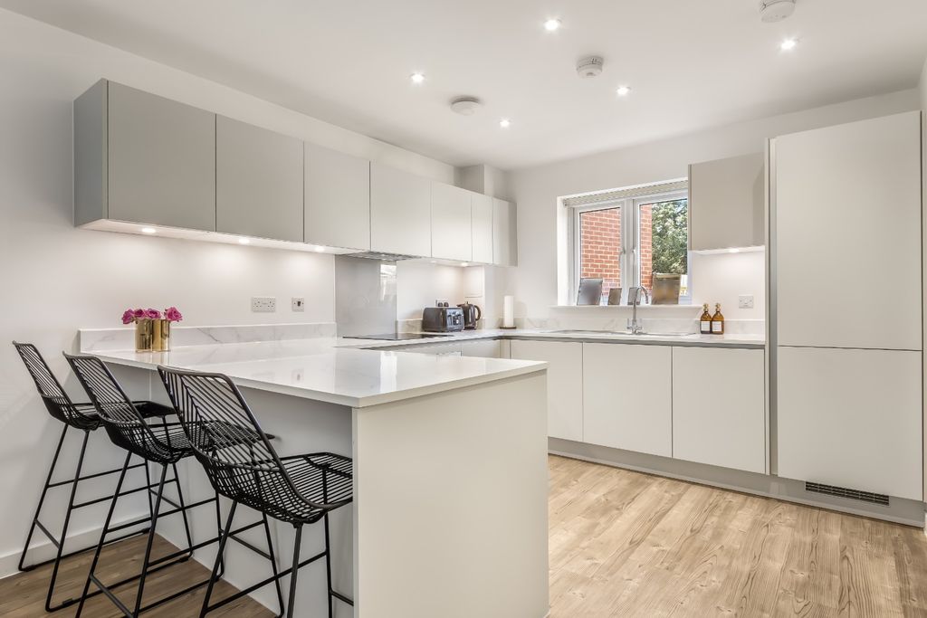 Property photo 3 of 17 4589313