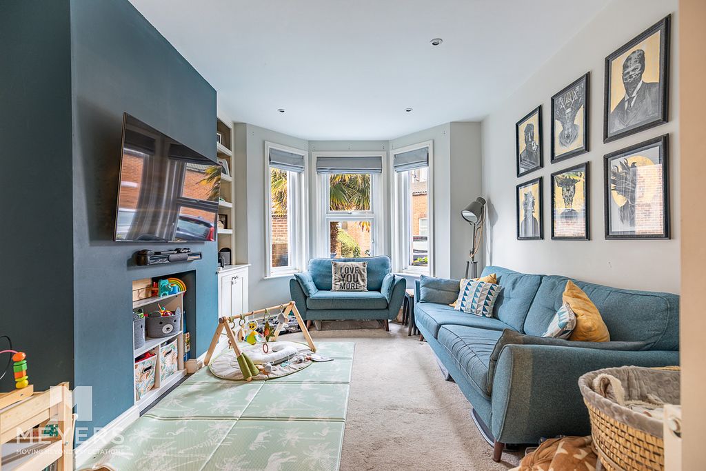 Property photo 3 of 17