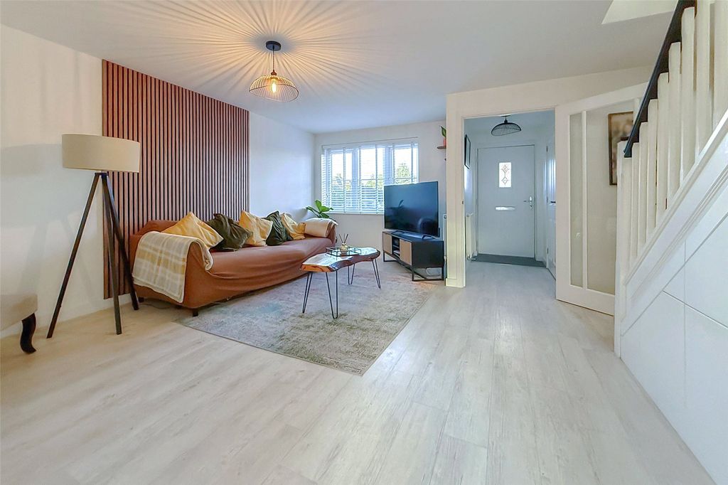 Property photo 2 of 23 Picture No. 27