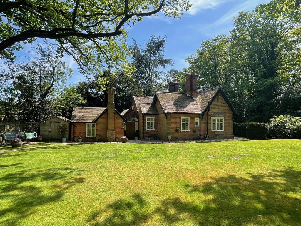 Property photo 1 of 40