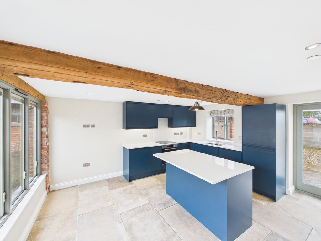 Property photo 2 of 20 Cam04316G0-Pr0161-Still008