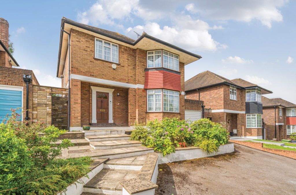 Property photo 1 of 17