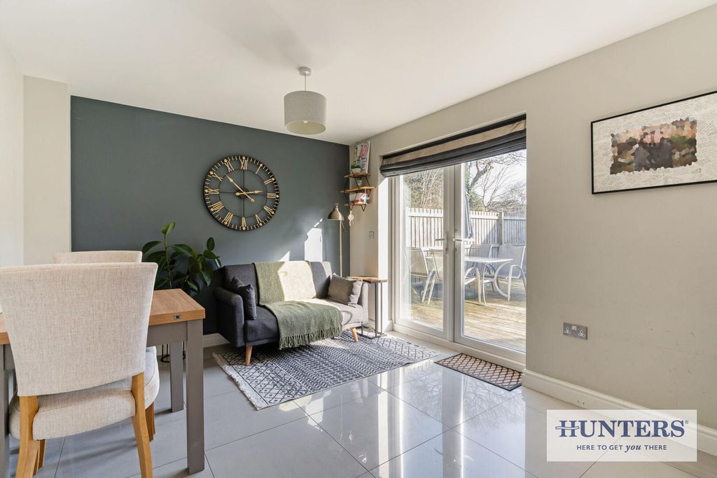 Property photo 3 of 26 Dining Room