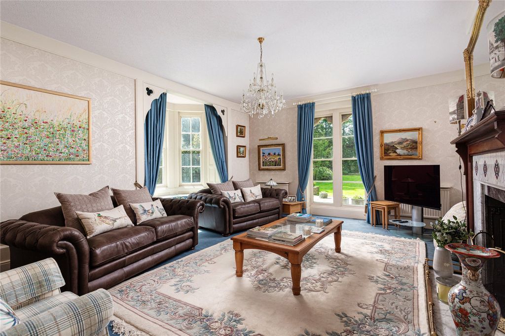 Property photo 3 of 24 Sitting Room