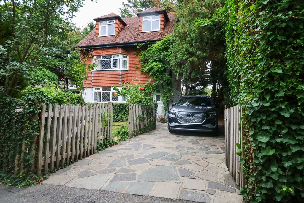 Property photo 1 of 11 Photo 7