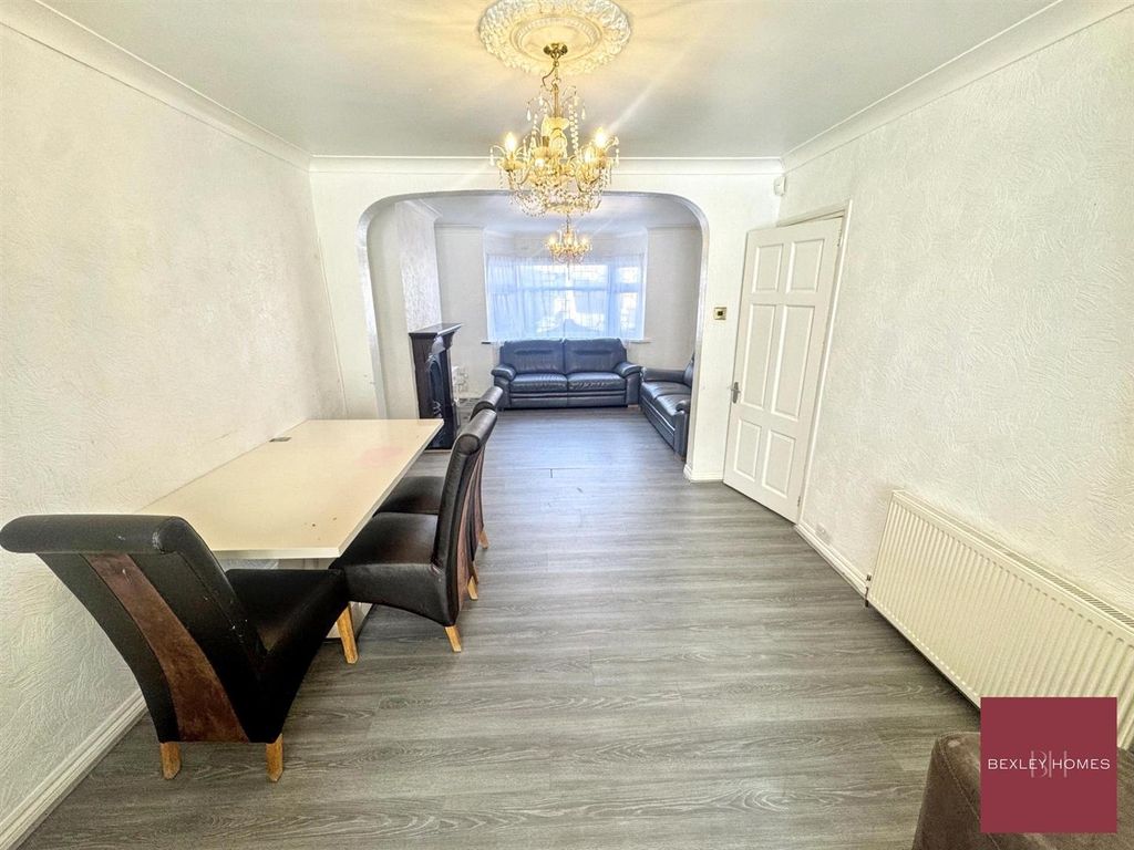 Property photo 3 of 13 0Ec73c4639A34E21Ae12B240B807E8d8.Jpg