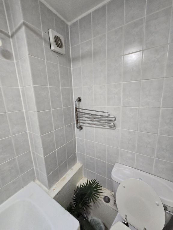 Property photo 2 of 3