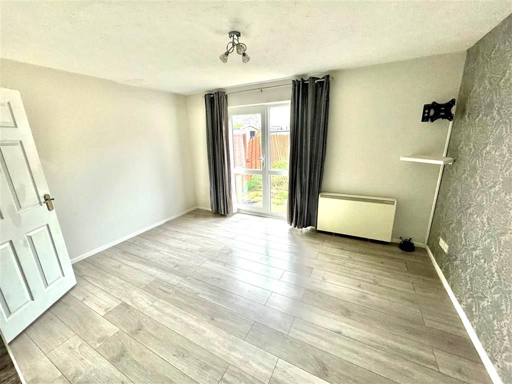 Property photo 3 of 8 Living Room