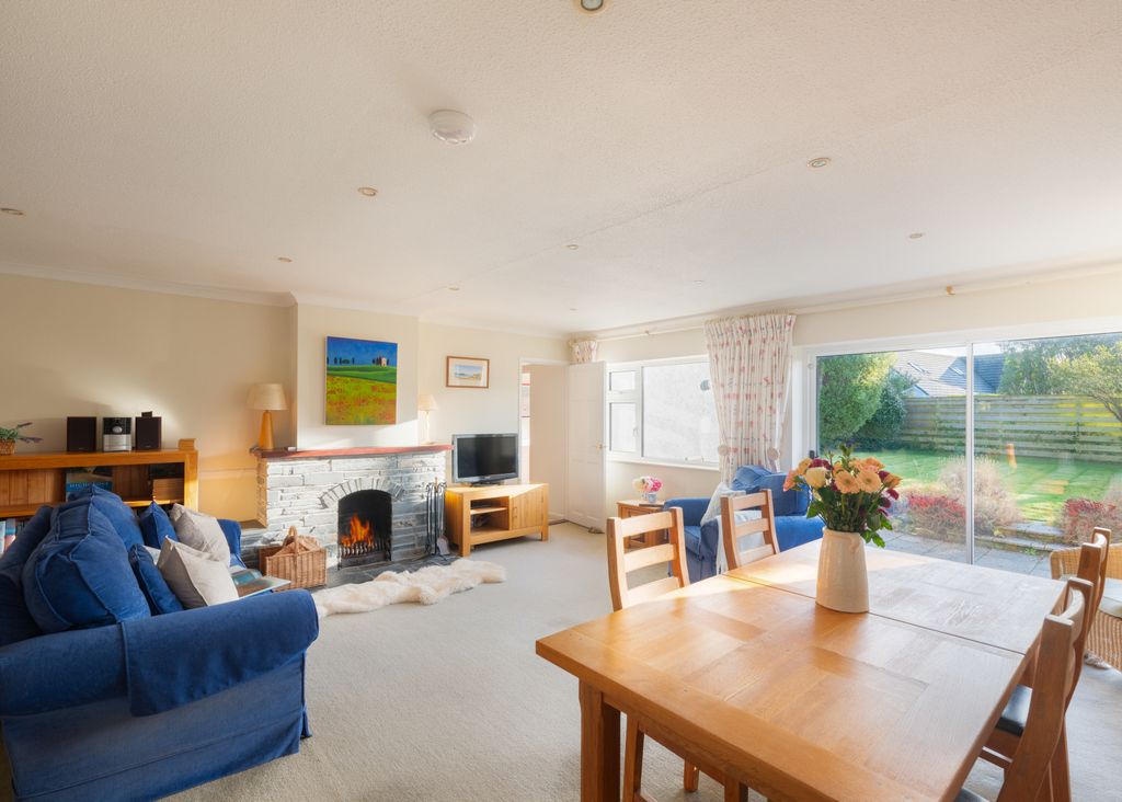 Property photo 3 of 16 Gallery