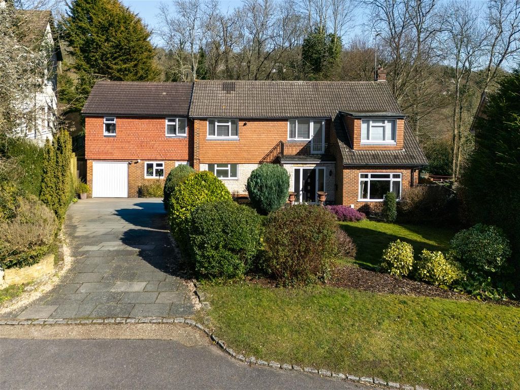 Property photo 2 of 26