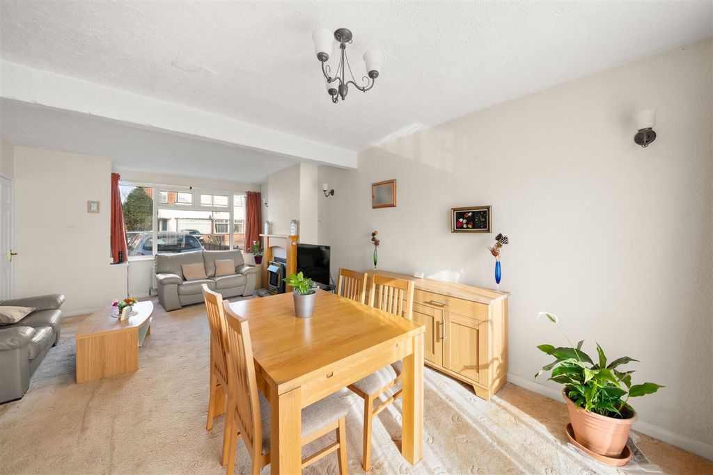 Property photo 3 of 17 4