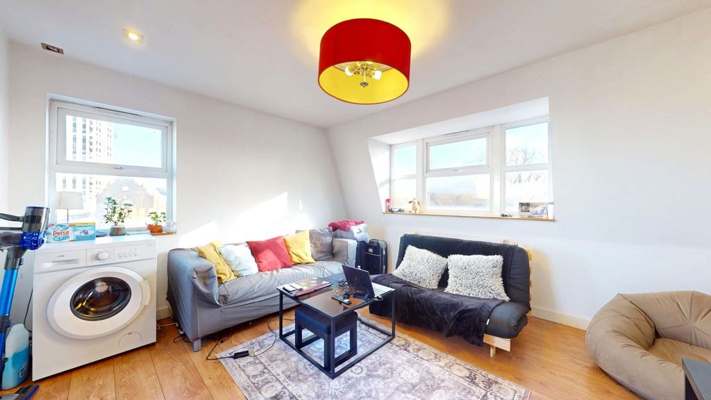 Property photo 2 of 8