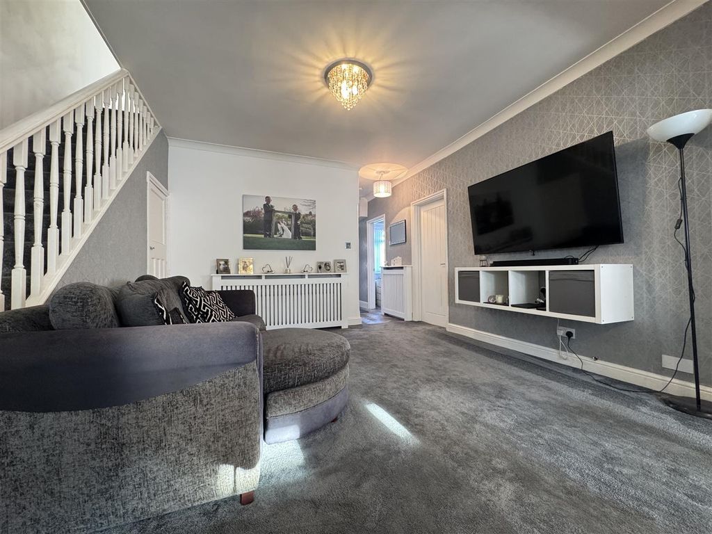 Property photo 2 of 60