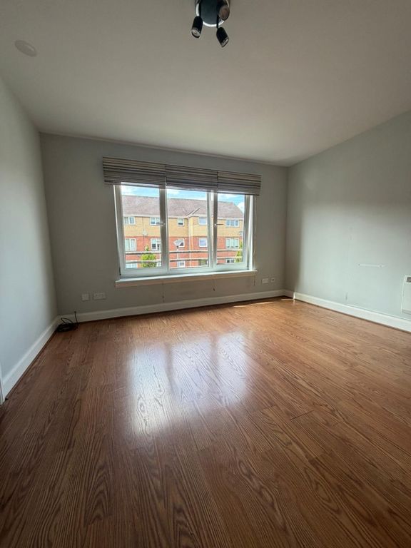 Property photo 1 of 4