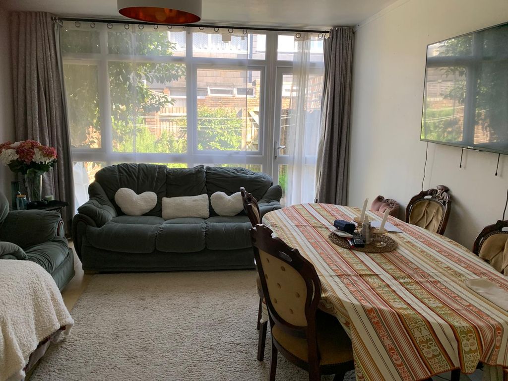 Property photo 2 of 21