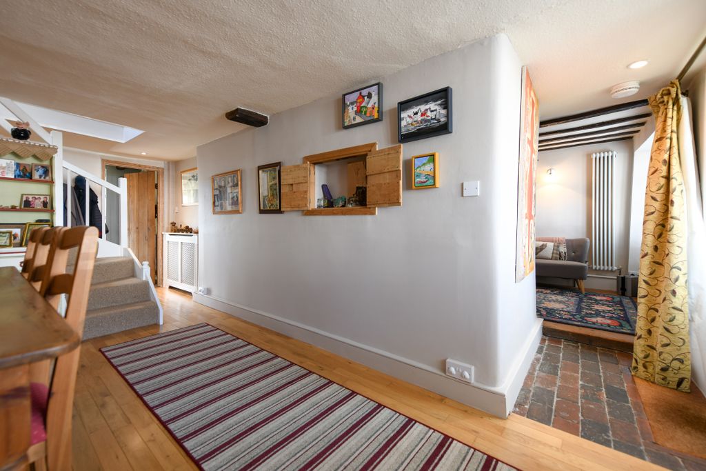 Property photo 2 of 33