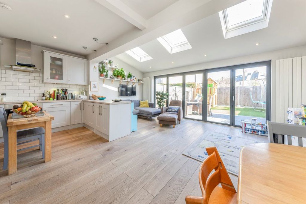 Property photo 2 of 7