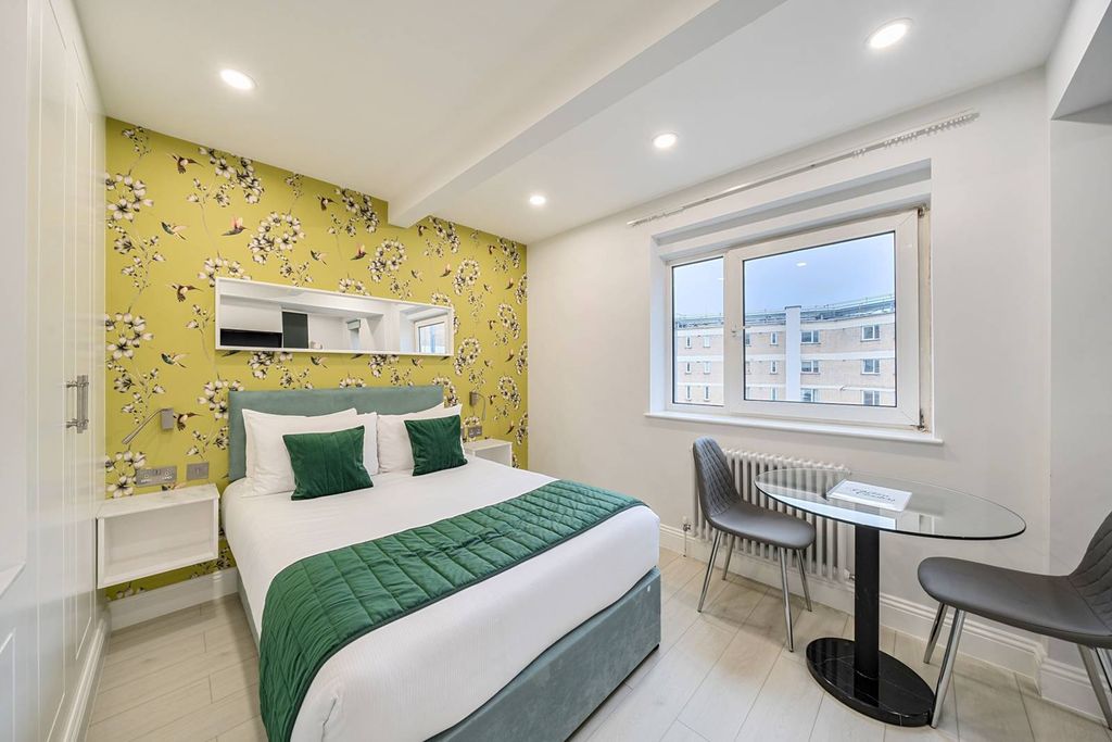 Property photo 2 of 5