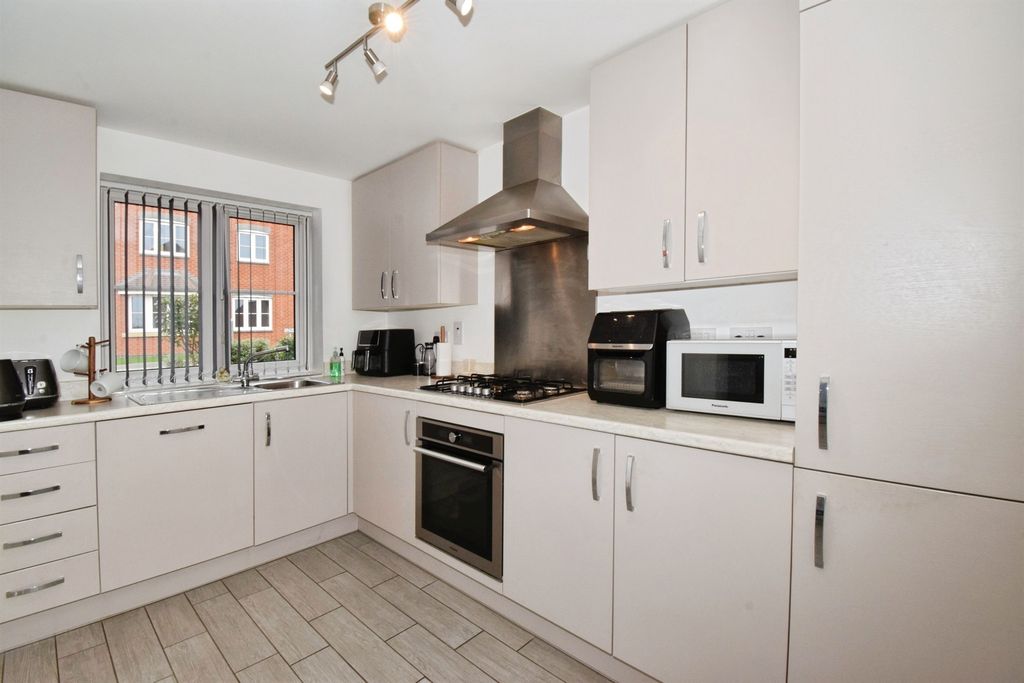 Property photo 3 of 17