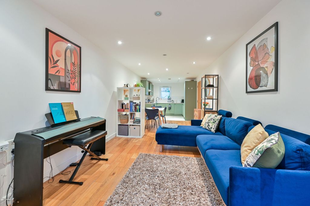 Property photo 2 of 9