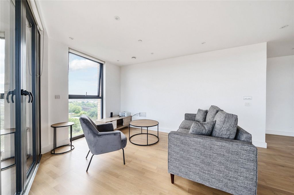 Property photo 3 of 22 Picture No. 38