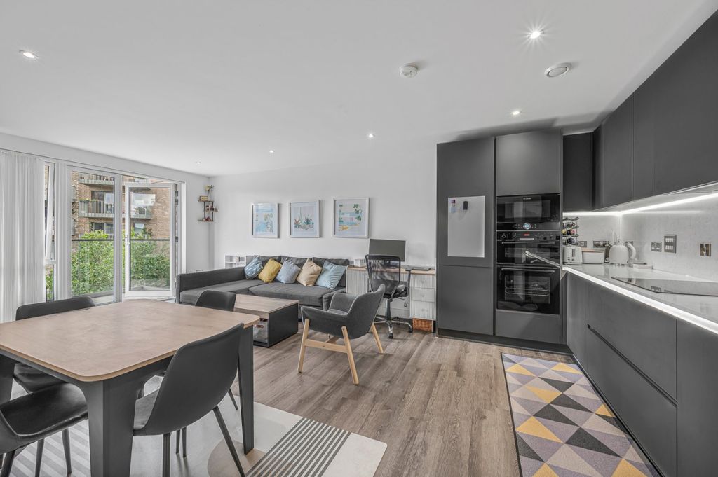Property photo 1 of 18