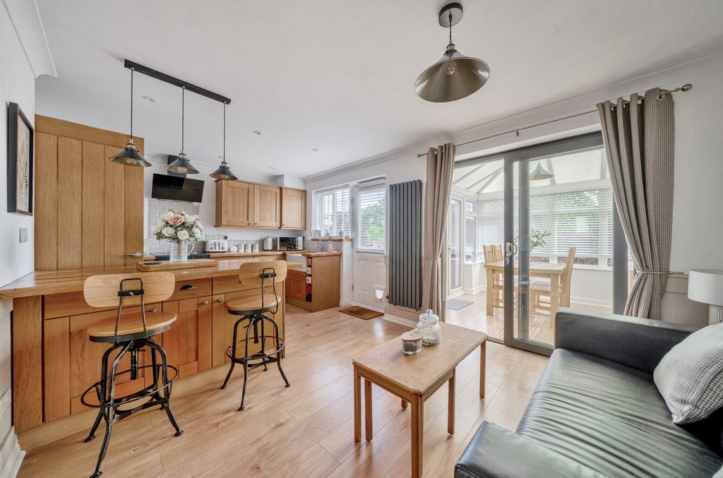 Property photo 3 of 22 1294004-13-682B5E...