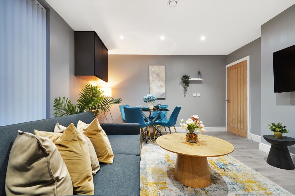 Property photo 3 of 28